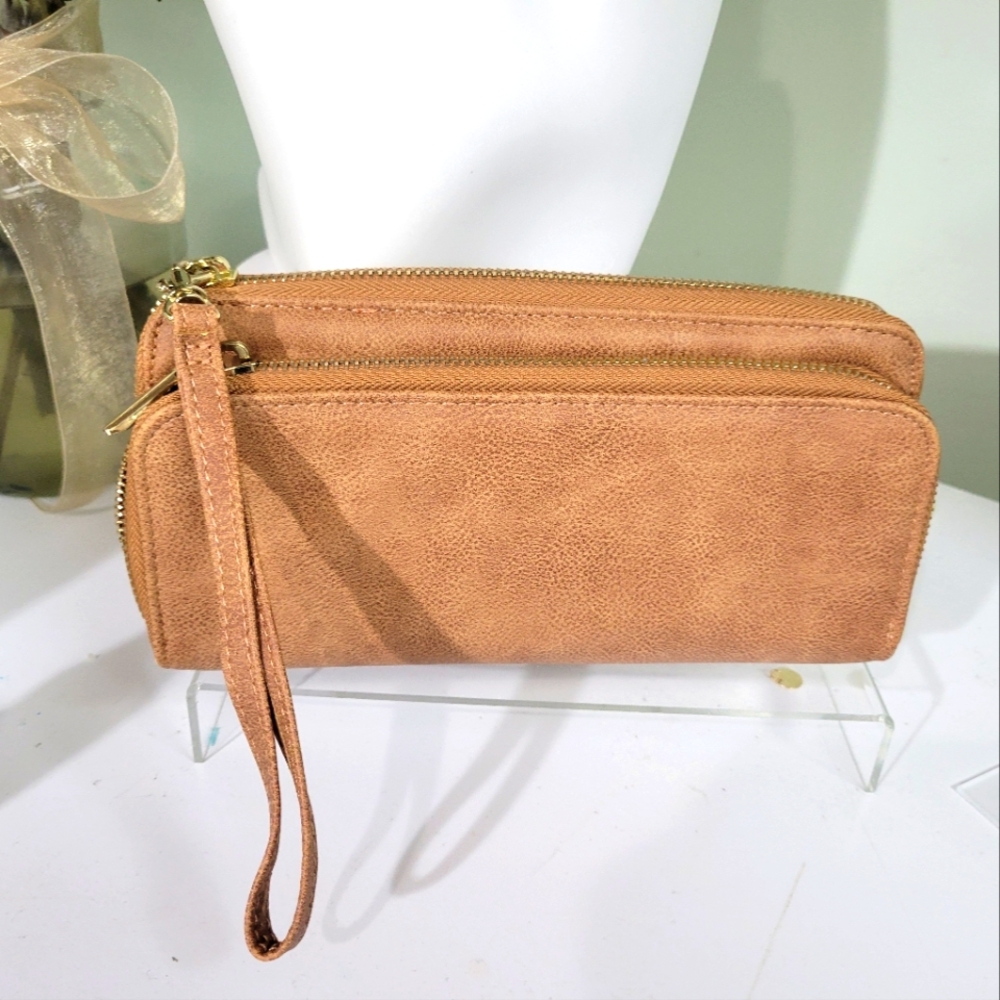 NWT BOUTIQUE Elegant TAN BROWN Wristlet Clutch DOUBLE ZIPPER WALLET